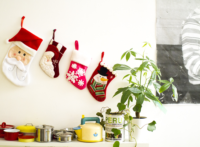 Space small decorate adorable holidays ridiculously ways stitch paper Online Shopping Tips for Small Space Decor