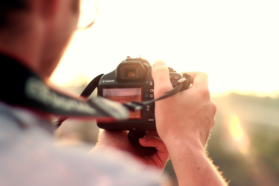 Safe Ways to Buy High End Camera Gear Online