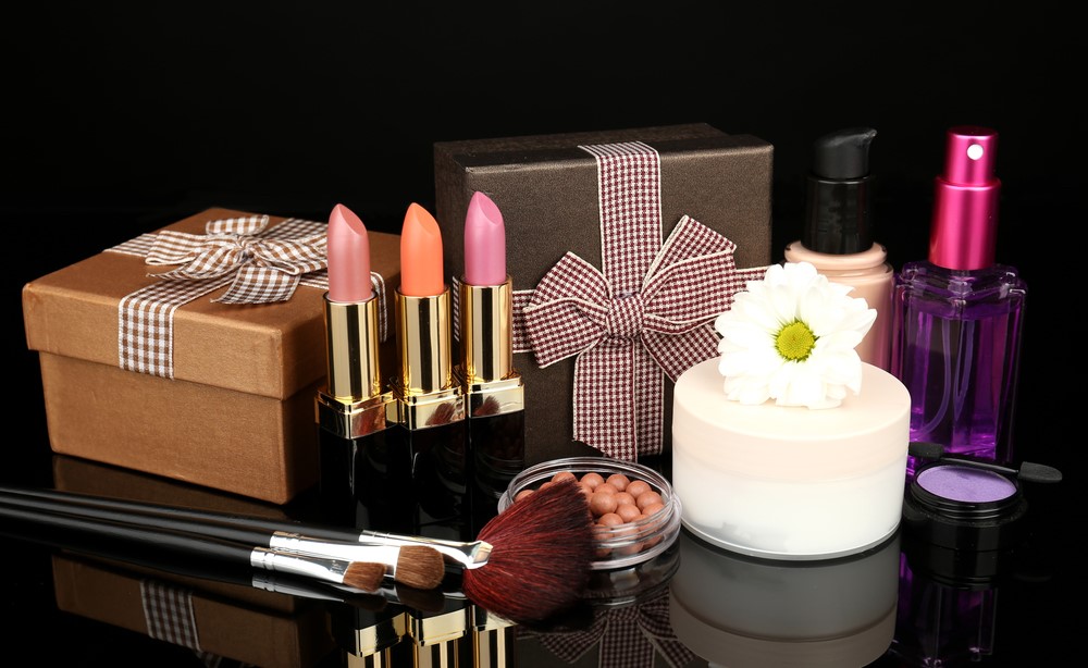 Makeup packaging important use when how lipsticks kate moss rimmel despite lasting finish feel pretty being them quality these good Pros and Cons of Buying Makeup Kits from Online Stores